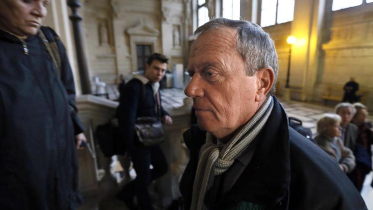 Le général Henri Poncet arrive à la cour d'assises de Paris, le 27 novembre 2012 [Kenzo Tribouillard / AFP/Archives]