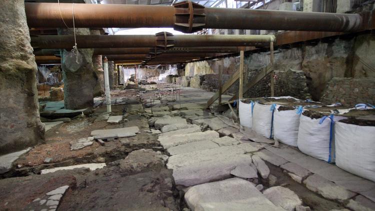 Les travaux à Thessalonique pour la construction du nouveau métro ont permis de mettre à jour les ruines d'une avenue souterraine, le 15 avril 2013 [Sakis Mitrolidis / AFP/Archives]