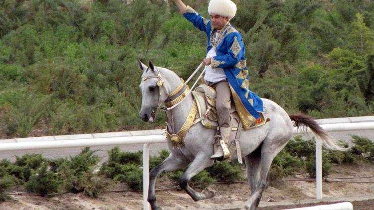 Le président turkmène Gourbangouly Berdymoukhamedov, à cheval le 23   avril 2011 à Achkhabad [Igor Sasin / AFP/Archives]