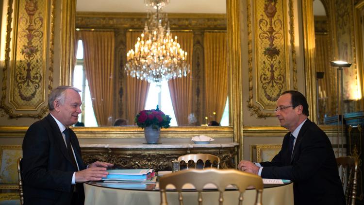 Jean-Marc Ayrault et François Hollande le 2 mai 2013 à l'Elysée à Paris [Martin Bureau / AFP]