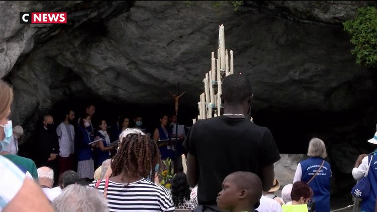 Retour à la tradition au pèlerinage de Lourdes