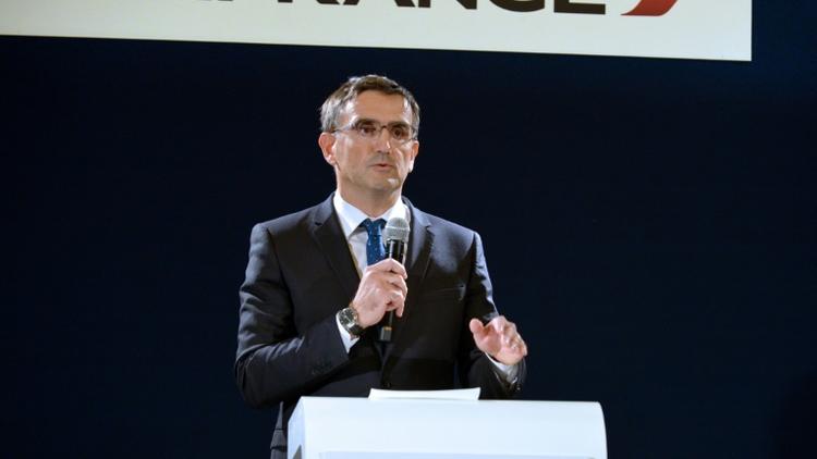 Xavier Broseta, Directeur des Ressources humaines d'Air France, lors d'une conférence de presse, le 5 octobre 2015 à Paris [ERIC PIERMONT / AFP]