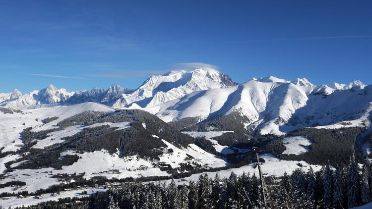 Le massif du Mont-Blanc, le 8 décembre 2011 [Jean-Pierre Clatot / AFP]