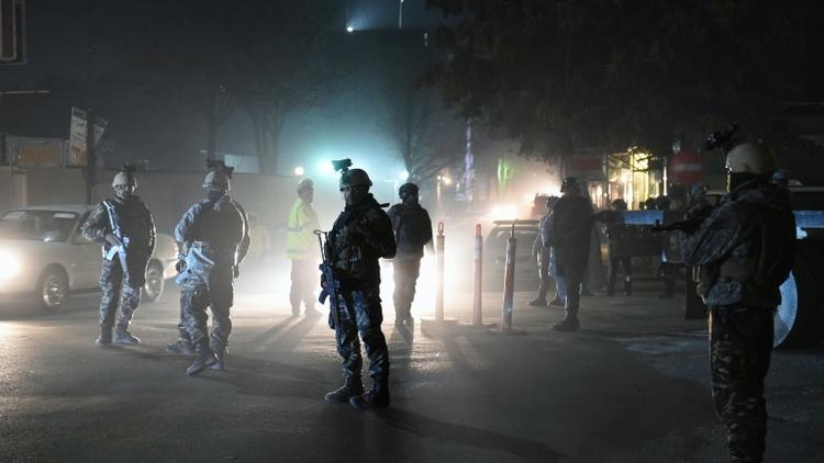 Les forces spéciales afghanes patrouillent le 11 décembre 2015 près de l'ambassade d'Espagne à Kaboul [WAKIL KOHSAR / AFP]