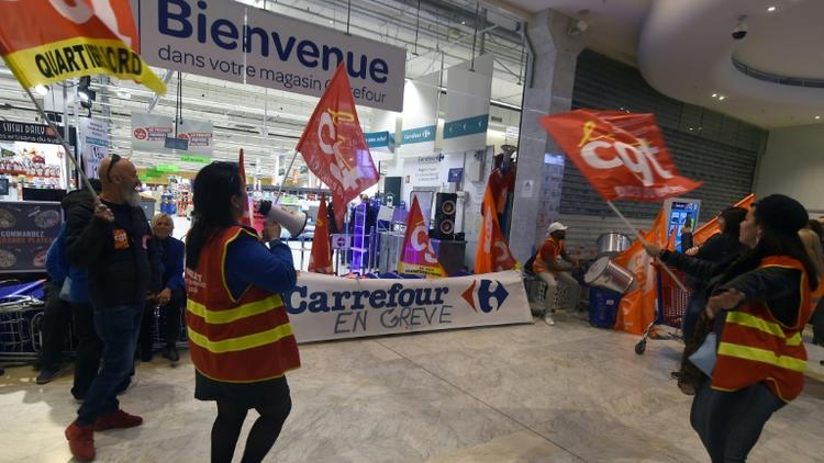 Manifestation de salariés de Carrefour en grève samedi matin 31 mars 2018 à Marseille  [BORIS HORVAT / AFP]