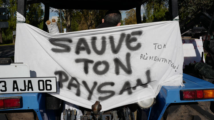 A Paris, «au moins 250 tracteurs» convergent vers l'avenue Foch, où un rassemblement est organisé à partir de 10 heures, indique la FNSEA. (illustration) 