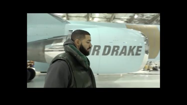Le Boeing 767 customisé de Drake a été décrit par certains comme étant «une folie surréaliste».