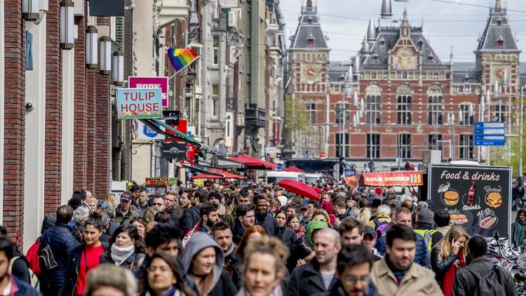 Amsterdam accueille chaque année 18 millions de touristes. 
