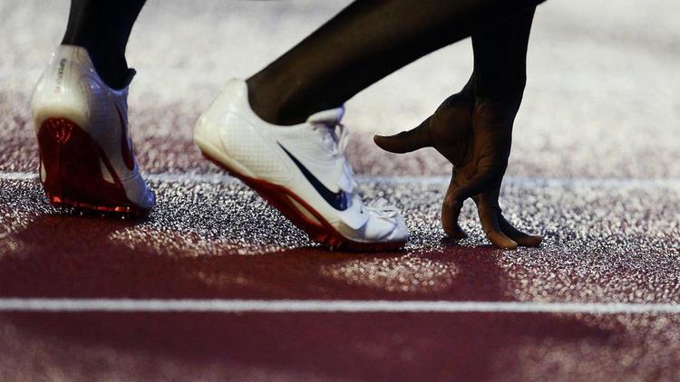 Après la suspension de quatre ans de son entraîneur maison Alberto Salazar pour infraction aux règlements sur le dopage, l’équipementier américain Nike et son PDG Mark Parker sont désormais menacés par le scandale.