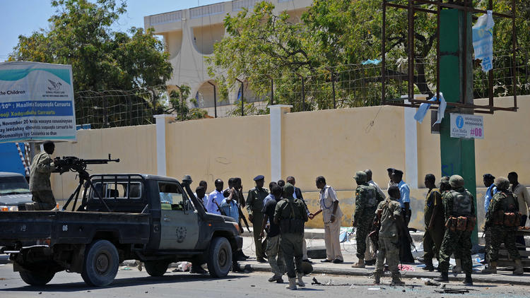Attaque contre le ministère de l'Education somalien le 14 avril 2015. 