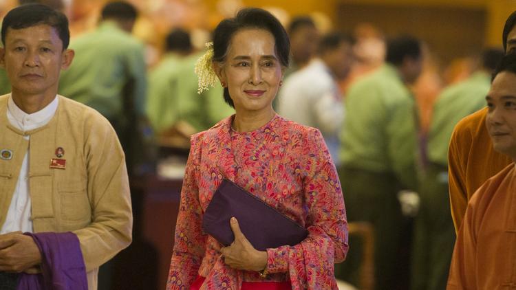 Aung San Suu Kyi à l'issue d'une session du nouveau parlement, le 1er février 2016.