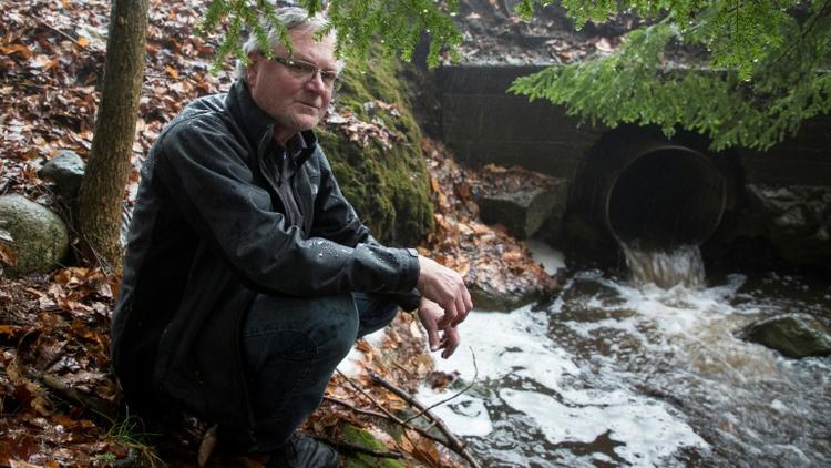 David Huff, responsable de la petite commune de Osceola Township du nord des Etats-Unis qui contrecarrer l'ambition de Nestle d'extraire pour un montant dérisoire davantage d'eau des rivières locales, le 11 janvier 2018 [Steven M. Herppich / AFP]