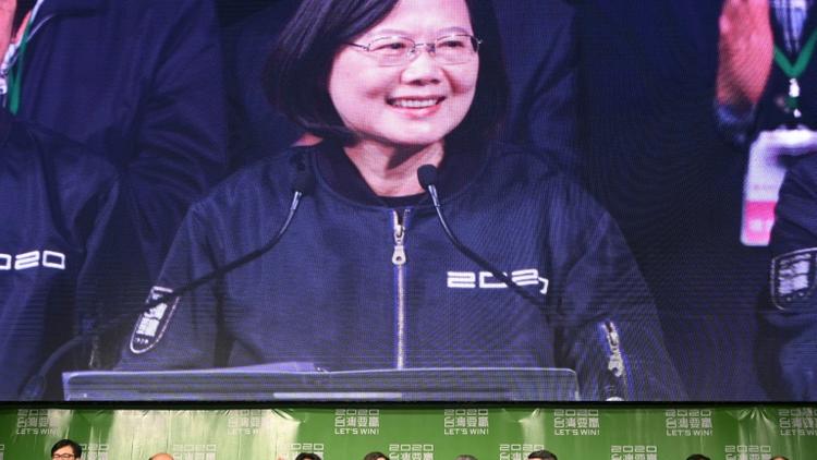 La présidente de Taïwan Tsai Ing-wen devant ses partisans, le 11 janvier 2020 à Taipei [Sam Yeh / AFP]