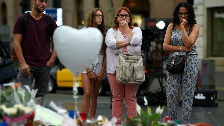 Hommage aux victimes de l'attentat de Barcelone, sur l'avenue de las Ramblas, le 19 août 2017 [LLUIS GENE / AFP/Archives]