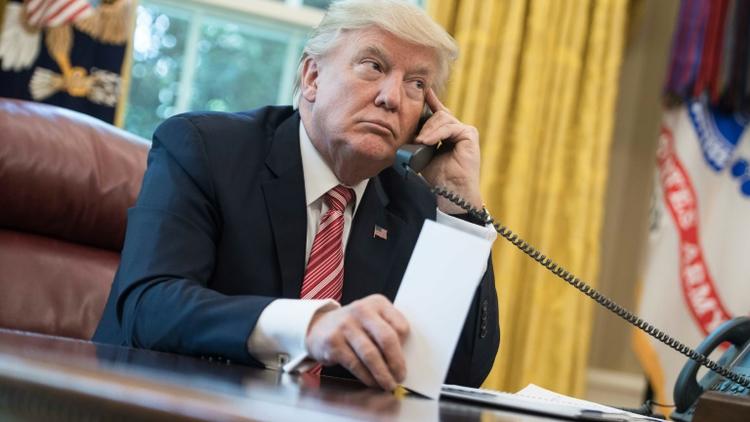 Le président américain Donald Trump, dans le bureau ovale de la Maison blanche à Washington, le 27 juin 2017 [NICHOLAS KAMM / AFP]