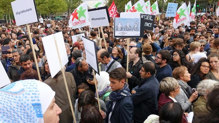 Des personnes se sont rassemblées samedi 5 septembre 2015 à Paris en solidarité avec les migrants  [GUILLEMETTE VILLEMIN / AFP]