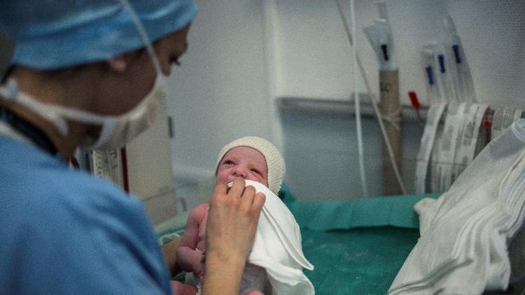 Les prénoms les plus prisés pour les nouveaux nés restent cette année encore les prénoms courts. 