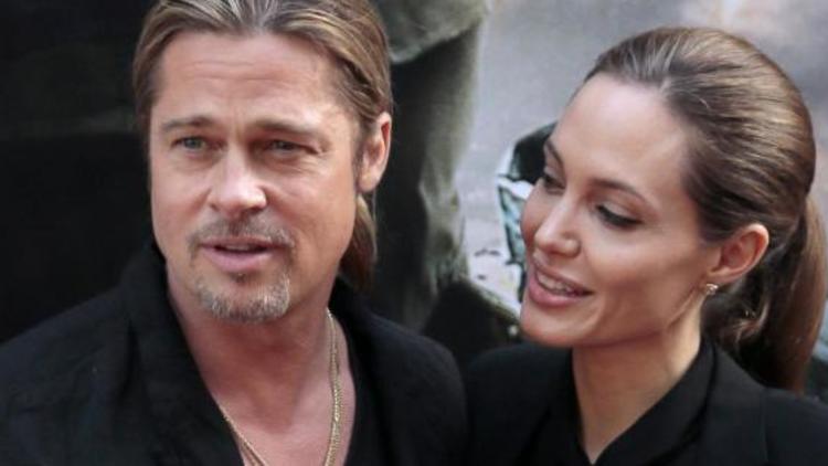 Contre vents et marées Angelina jolie et Brad Pitt passeront Noël ensemble