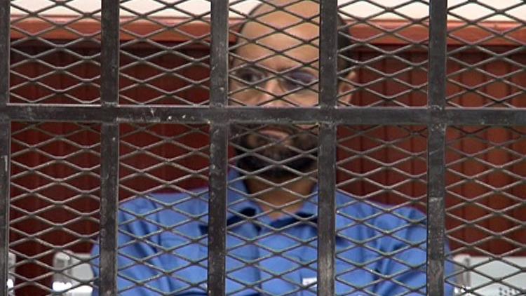 Seif al-Islam, un des fils de l'ex-dirigeant Mouammar Kadhafi, jugé à Zenten, le 2 mai 2013 [ / AFP/Archives]