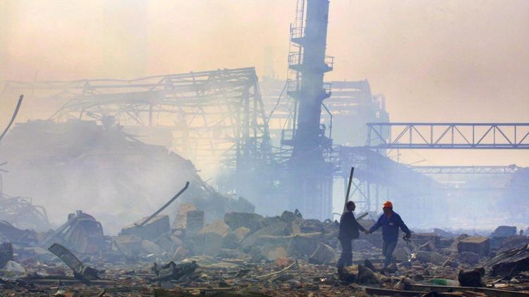 Vue en date du 21 septembre 2001 de l'enceinte de l'usine pétrochimique AZF, le 21 septembre 2001 dans la banlieue sud de Toulouse [Eric Cabanis / AFP/Archives]