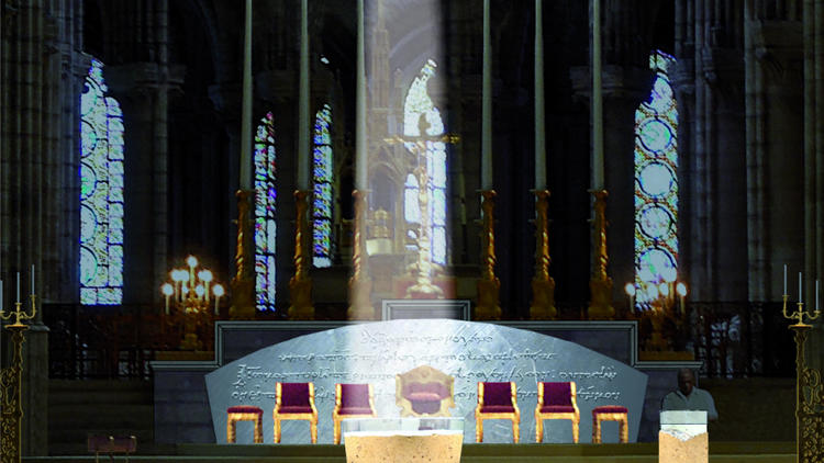 Le futur autel sera réalisé en verre et en pierre.