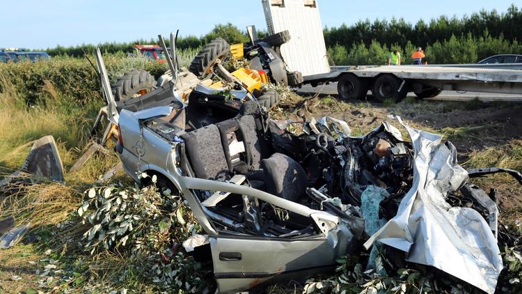 Un accident de voiture sur l'autoroute A660, le 13 juillet 2013 près du Teich, dans le sud-ouest de la France [Nicolas Tucat / AFP/Archives]
