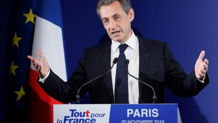 Nicolas Sarkozy lors de son discours après l'annonce de son élimination au premier tour de la primaire de la droite, le 20 novembre 2016 à Paris [IAN LANGSDON / POOL/AFP]