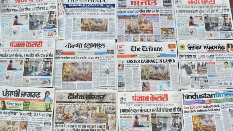 Titres de la presse indienne au lendemain des attentats au Sri Lanka [NARINDER NANU / AFP]