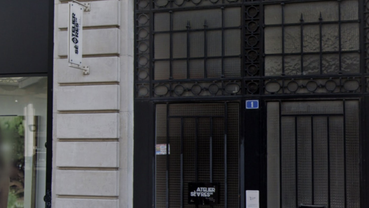 L'Atelier de Sèvres est situé rue Dupin, dans le 6e arrondissement de Paris.