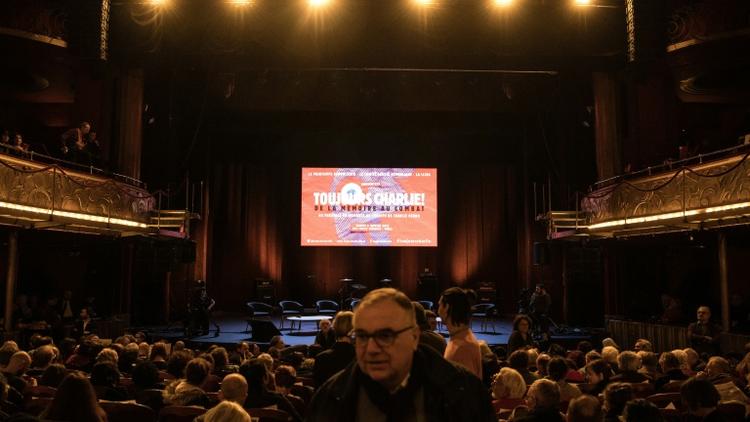 Des débats, avant un spectacle sous le nom de "Toujours Charlie!" organisés aux Folies Bergère, le 6 janvier 2017 à Paris, trois ans après l'attaque jihadiste qui a décimé la rédaction de Charlie Hebdo [CHRISTOPHE ARCHAMBAULT  / AFP]