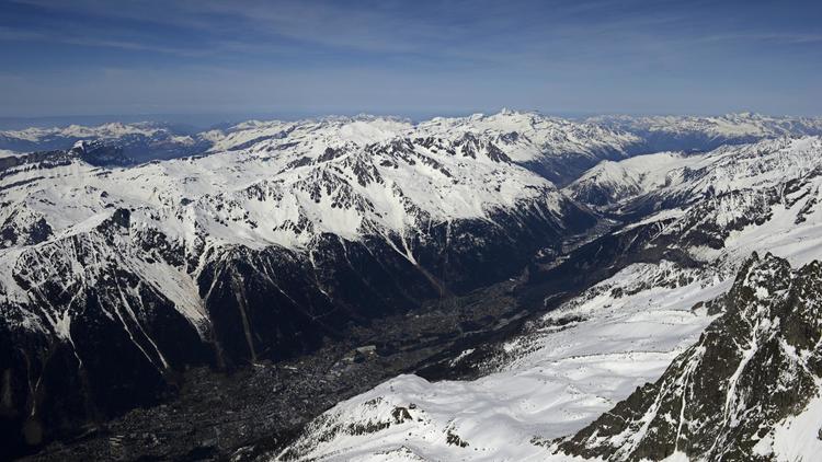 La vallée de Chamonix vue de l'Aiguille du Midi, le 17 avril 2013