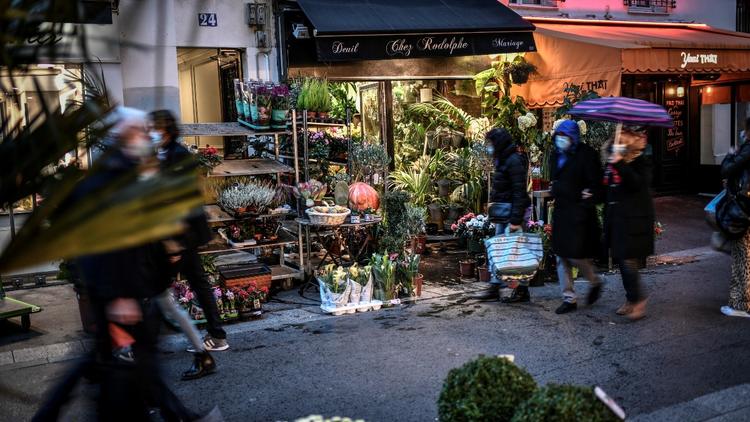 Dès mardi, les commerces parisiens pourront s'étendre sur le trottoir.