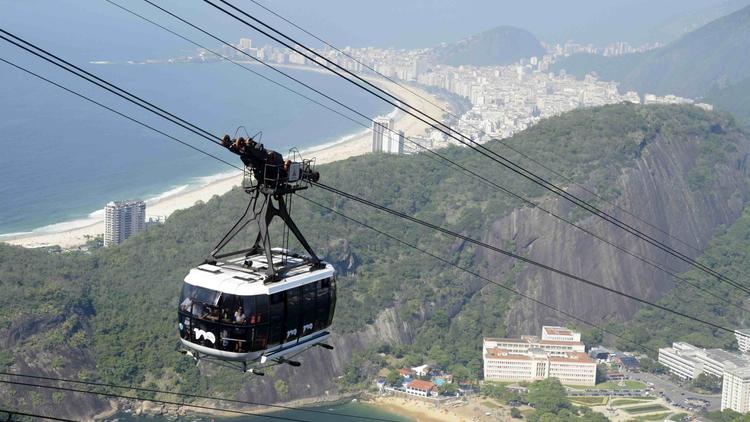 Poma a notamment installé le téléphérique du célèbre Pain de Sucre à Rio au Brésil