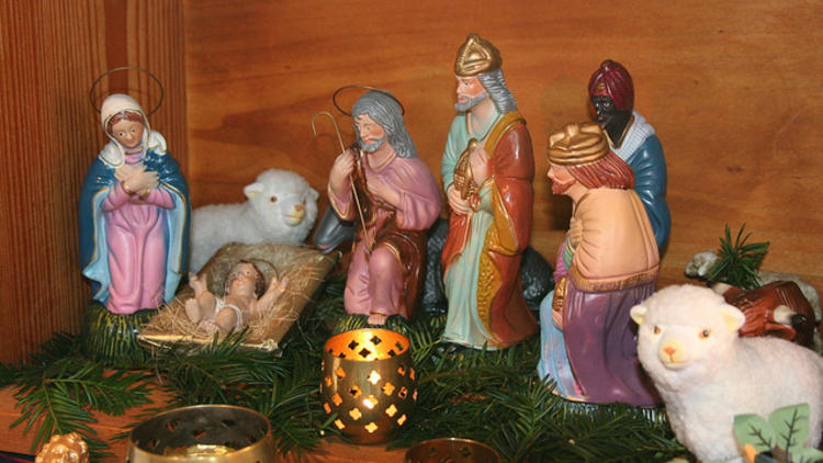 Une crèche représentant l'enfant Jésus et la nativité, mais saviez-vous que Noël n'est pas la fête la plus importante pour les Chrétiens ?