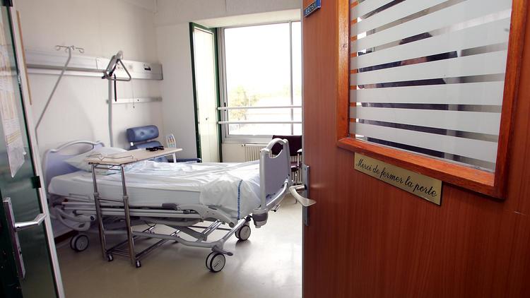 Une chambre dans un centre hospitalier universitaire (CHU), en France