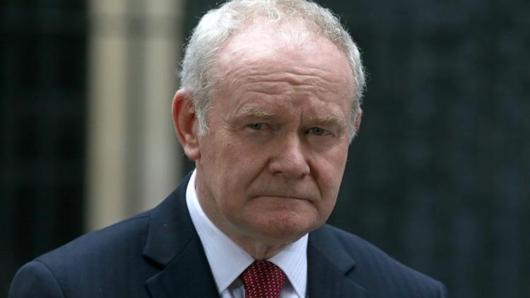 L'ancien vice-Premier ministre d'Irlande du Nord, Martin McGuinness, le 24 octobre 2016 devant le 10 Downing Street à Londres [DANIEL LEAL-OLIVAS / AFP/Archives]
