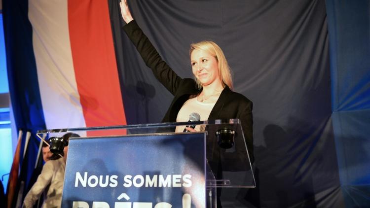 Marion Maréchal Le Pen fait un discours le 6 décembre 2015 au Pontet après l'annonce des résultats qui la place en tête avec 41% des voix en Paca [BORIS HORVAT / AFP]