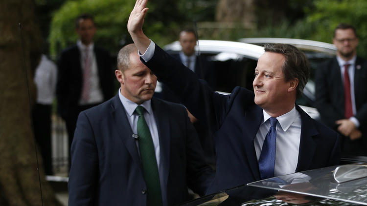 L'ex-Premier ministre David Cameron quittant le 10, Downing Street, à Londres, le 13 juillet.