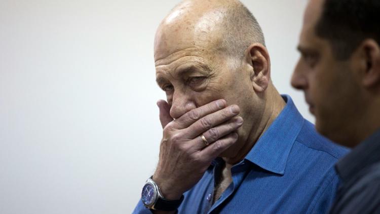 L'ancien Premier ministre israélien Ehud Olmert lors de son procès le 25 mai 2015 à Jérusalem [HEIDI LEVINE / POOL/AFP/Archives]