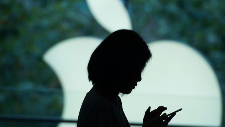 Le logo d'Apple, dans l'Apple Store de Shanghai, le 25 septembre 2015 [JOHANNES EISELE / AFP/Archives]