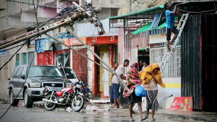Une rue de Beira le 17 mars 2019, au lendemain du passage du cyclone Idai [ADRIEN BARBIER / AFP]