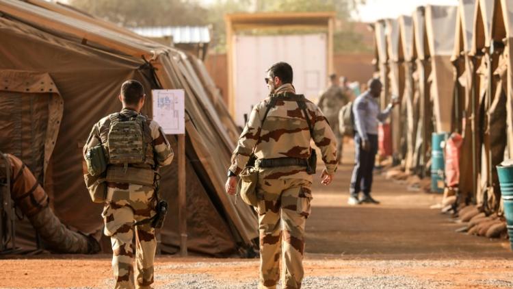 Des soldats français de l'opération Barkhane dans un camp situé aux abords de l'aéroport de l'aéroport de Niamey au Niger, le 22 décembre 2017  [ludovic MARIN / AFP]