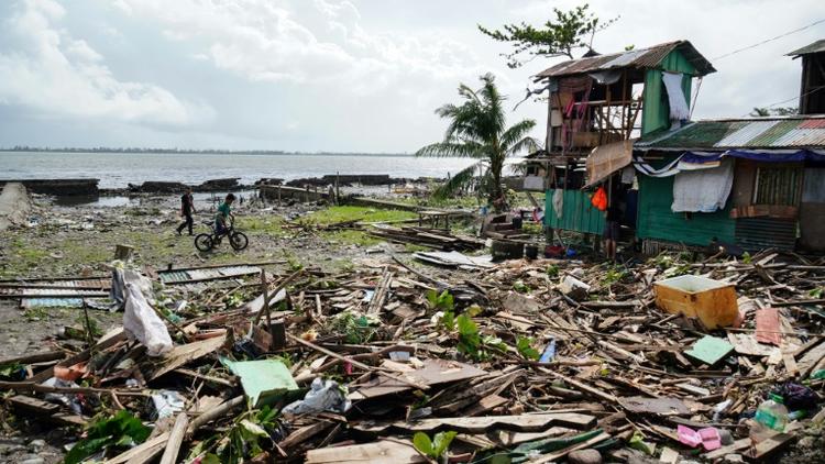 Une maison dévastée par le typhon Phanfone à Tacloban (Philippines) le 25 décembre 2019 [Bobbie ALOTA / AFP]