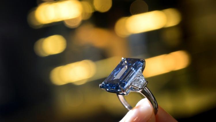 Le diamant bleu Oppenheimer présenté à Genève, le 12 mai 2016  [FABRICE COFFRINI / AFP/Archives]