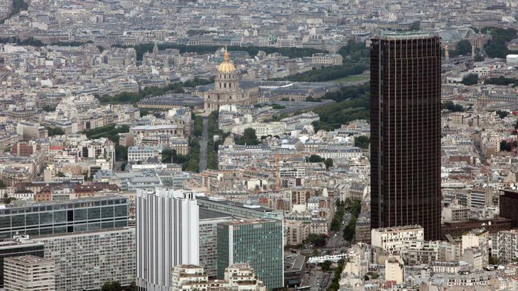 Une vue aérienne prise le 14 juillet 2012 montre la tour Montparnasse (d) à Paris [Loic Venance / AFP/Archives]