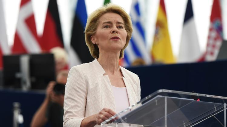 La candidate à la présidence de la Commission Européenne Ursula von der Leyen le 16 juillet au Parlement européen de Strasbourg [FREDERICK FLORIN / AFP]