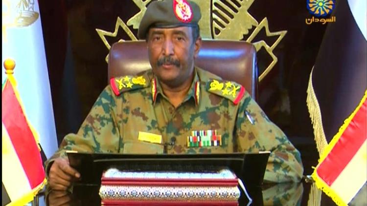 Le général Abdel Fattah al-Burhane, le deuxième militaire à prendre la tête de la transition au Soudan en deux jours, apparaît sur la chaîne Soudan TV, le 13 avril 2019 [- / Sudan TV/AFP]