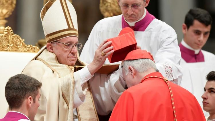 Le pape François fait cardinal l'archevèque mexicain Carlos Aguiar, à Mexico le 19 novembre 2016  [TIZIANA FABI / AFP]