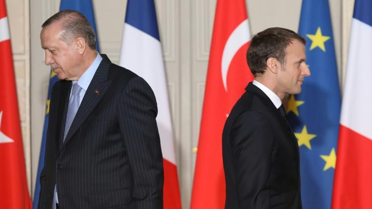 Les présidents turc Recep Tayyip Erdogan (G) et français Emmanuel Macron lors d'une conférence de presse conjointe à l'Elysée, le 5 janvier 2018 à Paris  [LUDOVIC MARIN / POOL/AFP/Archives]
