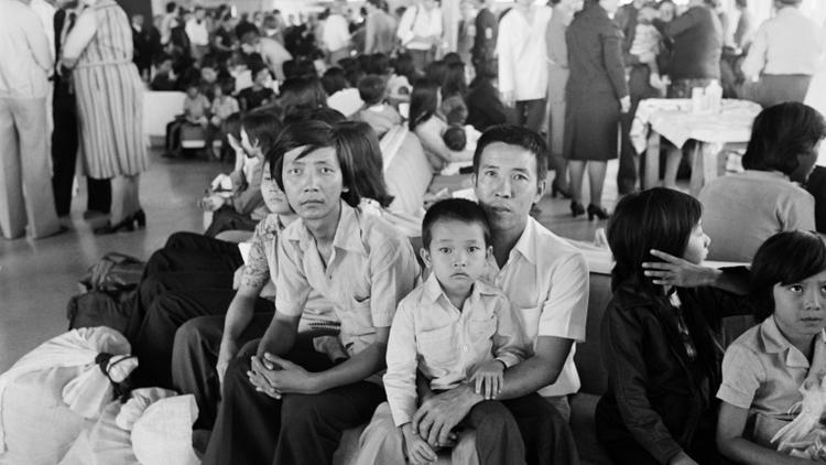 Photo prise le 7 juillet 1979 de réfugiés vietnamiens arrivés de Malaisie à l'aéroport Roissy-Charles de Gaulle [Binh / AFP/Archives]